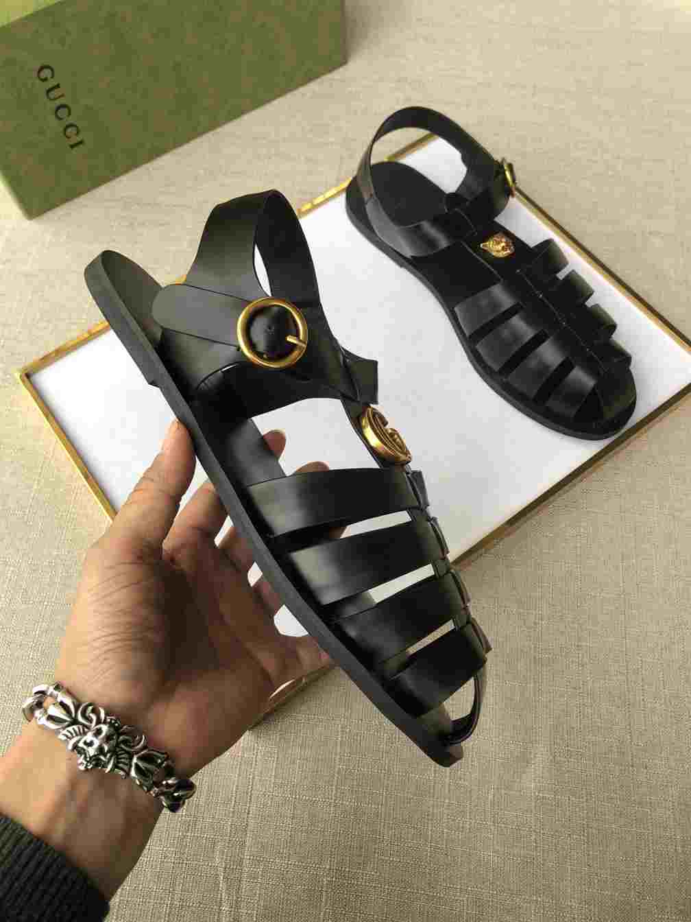 GUCCI SANDAL WITH DOUBLE G - SDG005