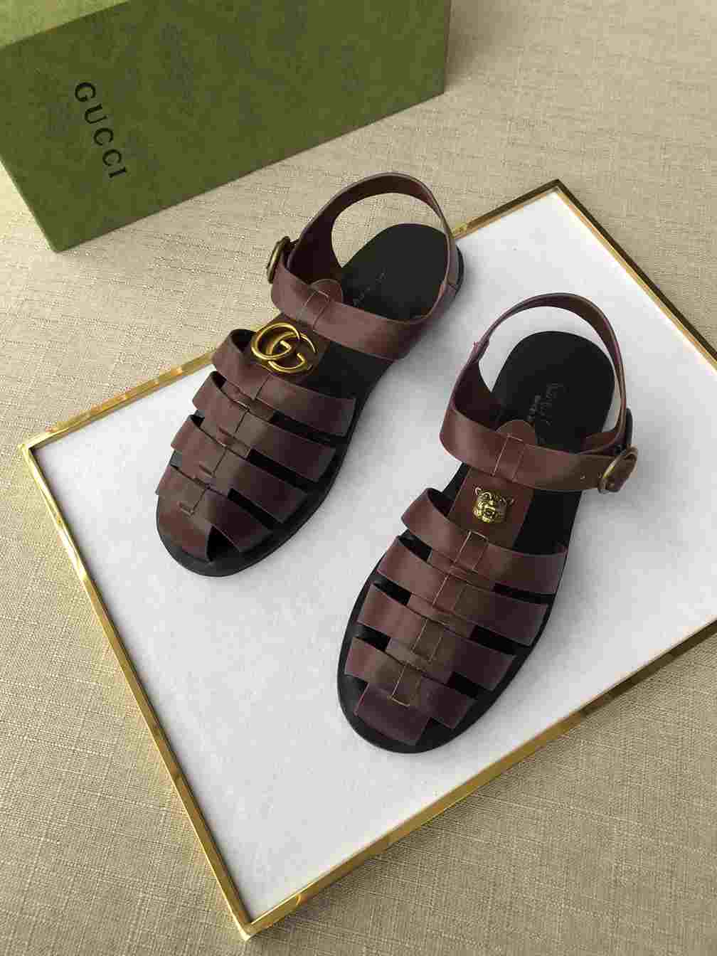 GUCCI SANDAL WITH DOUBLE G - SDG007