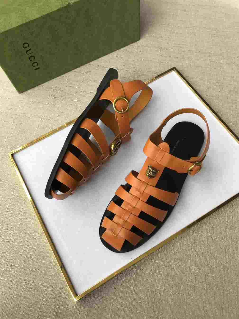 GUCCI SANDAL WITH DOUBLE G - SDG006