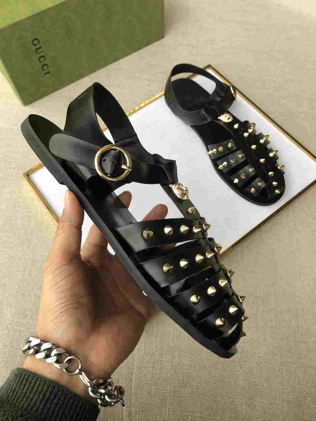 GUCCI SANDAL WITH DOUBLE G - SDG004