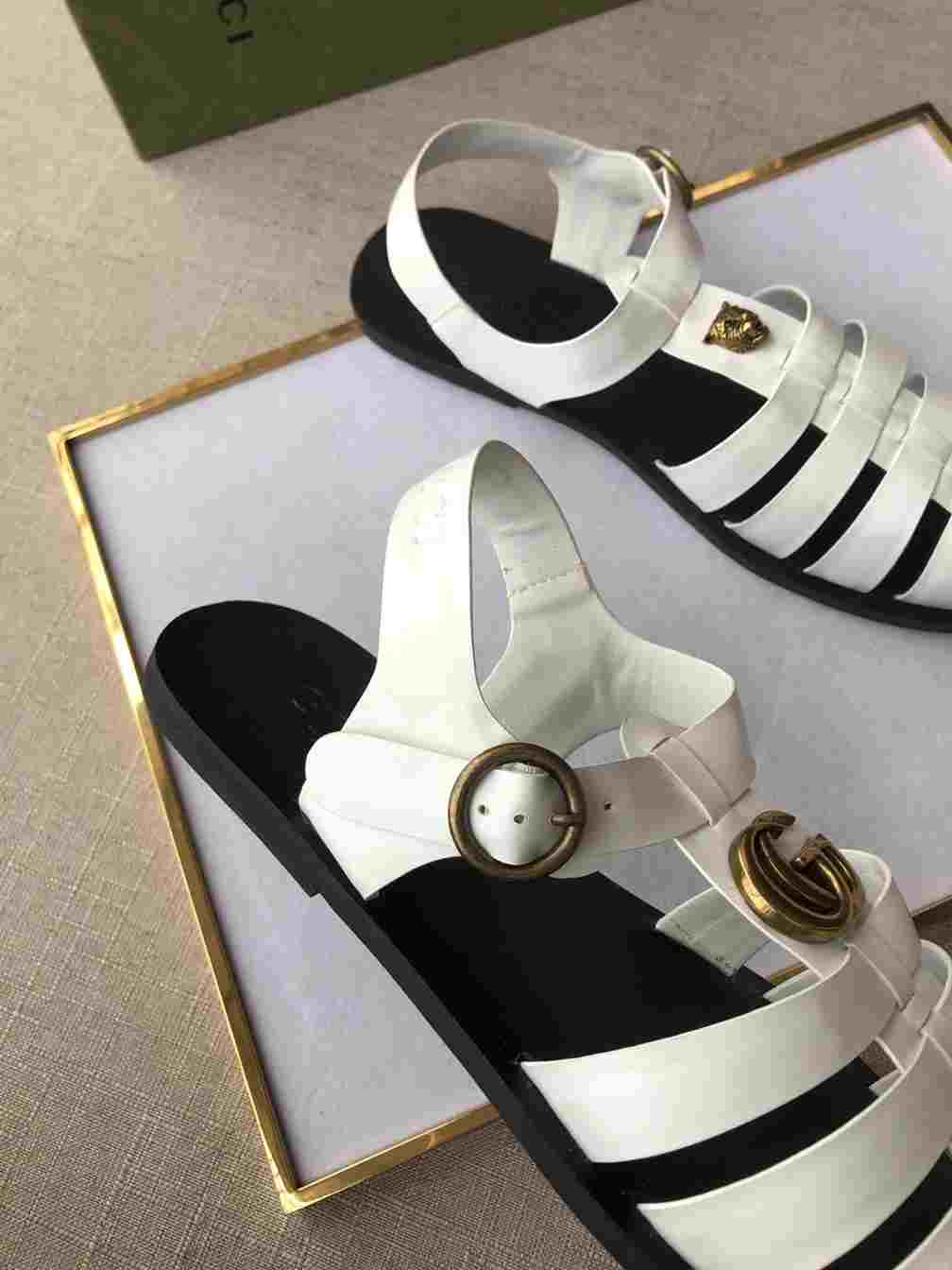 GUCCI SANDAL WITH DOUBLE G - SDG008