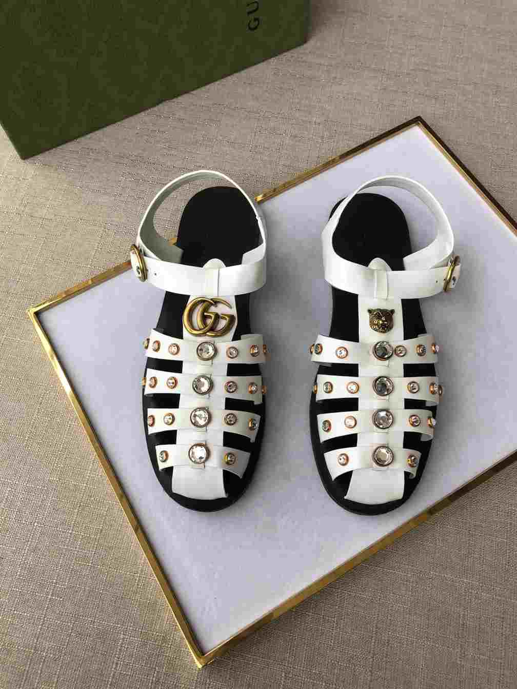 GUCCI SANDAL WITH DOUBLE G - SDG001