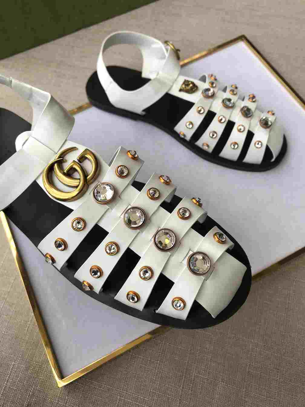 GUCCI SANDAL WITH DOUBLE G - SDG001