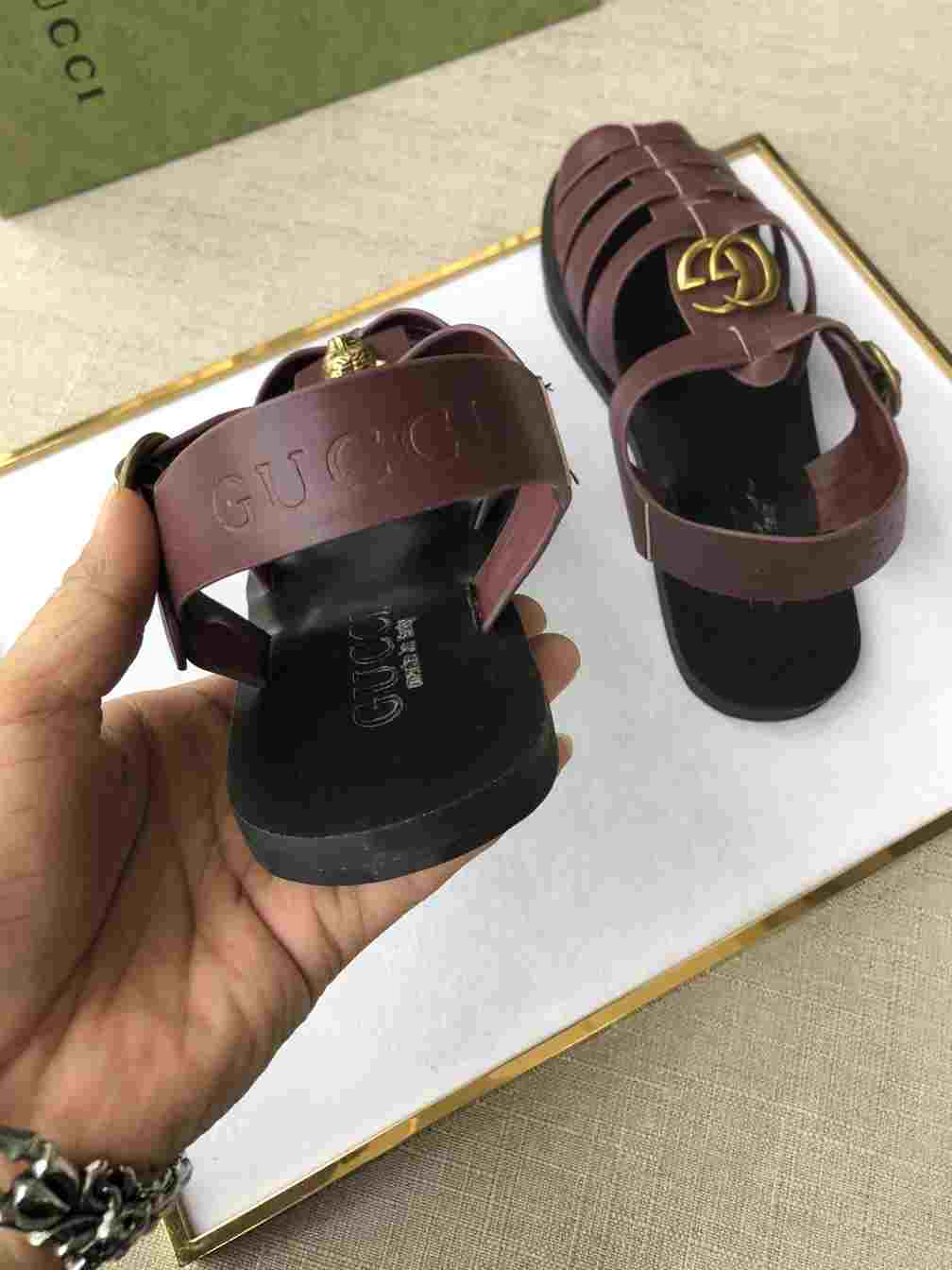 GUCCI SANDAL WITH DOUBLE G - SDG007