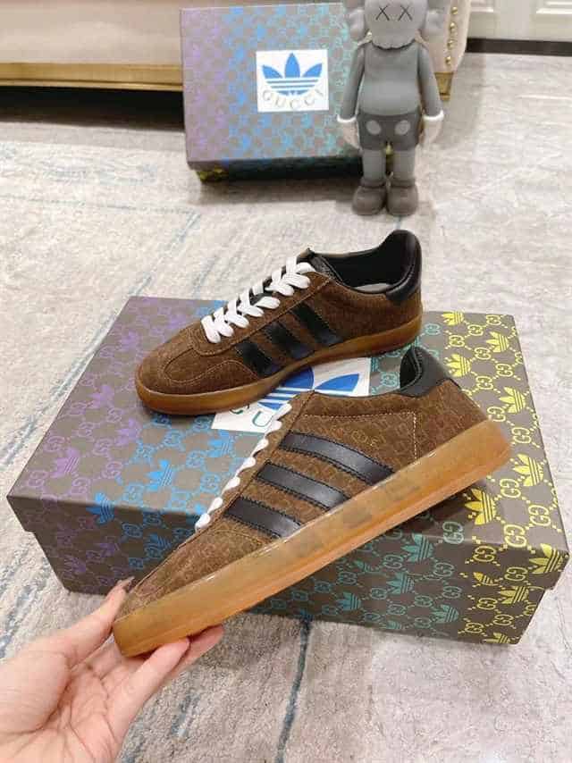 GUCCI GAZELLE SNEAKER - GC105
