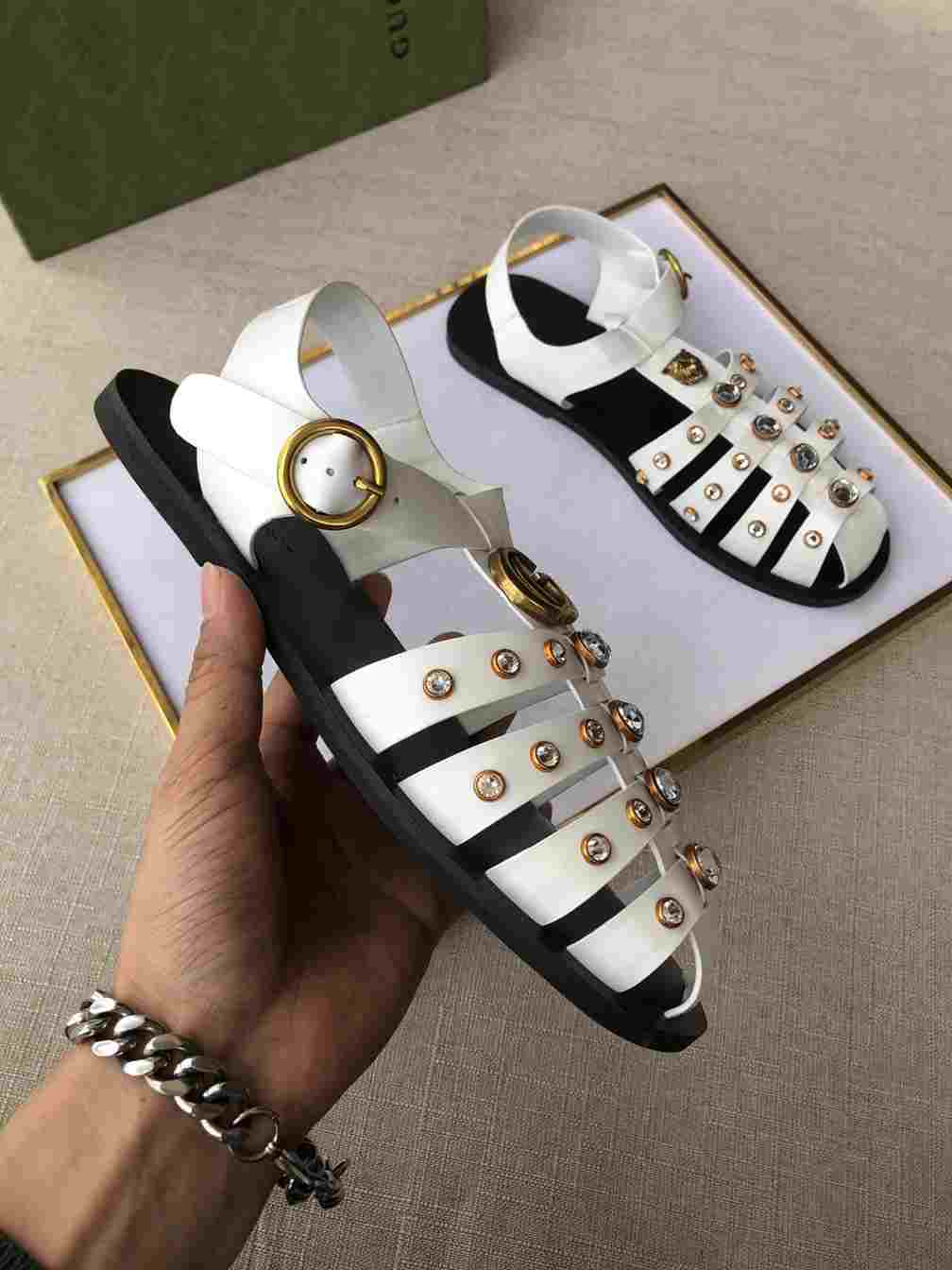 GUCCI SANDAL WITH DOUBLE G - SDG001