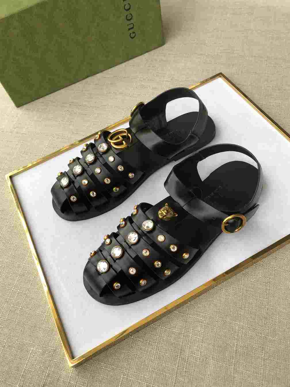 GUCCI SANDAL WITH DOUBLE G - SDG002
