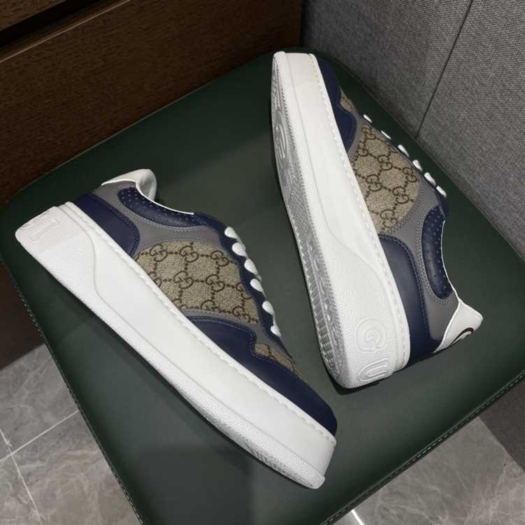 GUCCI MEN'S GG SNEAKER - GC101