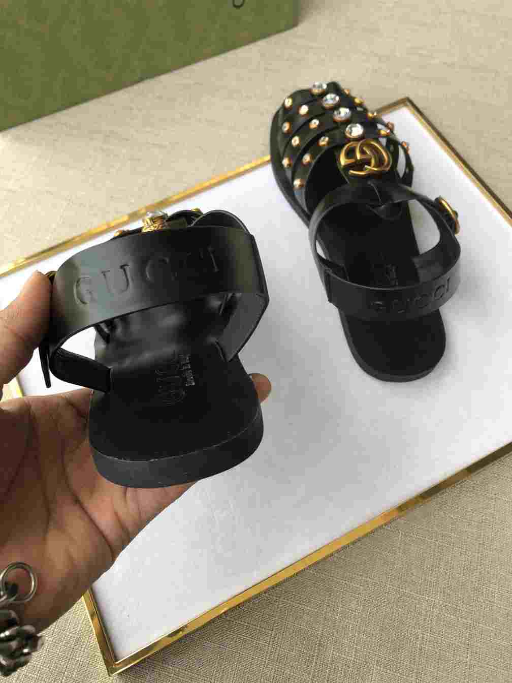 GUCCI SANDAL WITH DOUBLE G - SDG002