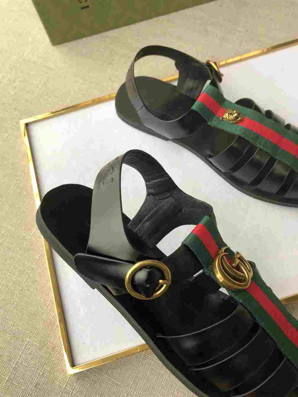 GUCCI SANDAL WITH DOUBLE G - SDG010