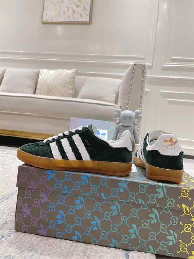 GUCCI GAZELLE SNEAKER - GC103