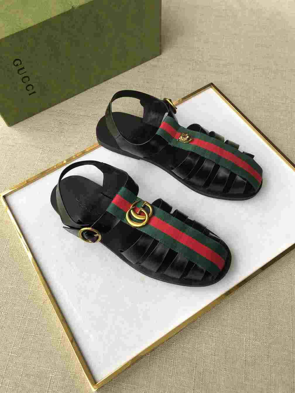 GUCCI SANDAL WITH DOUBLE G - SDG010