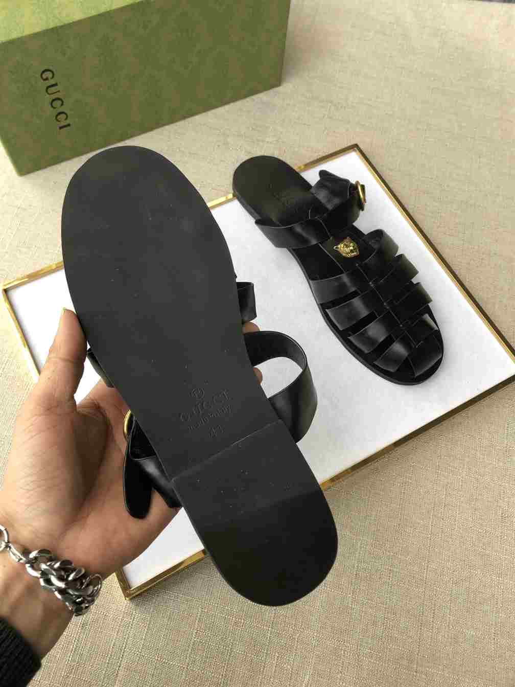 GUCCI SANDAL WITH DOUBLE G - SDG009