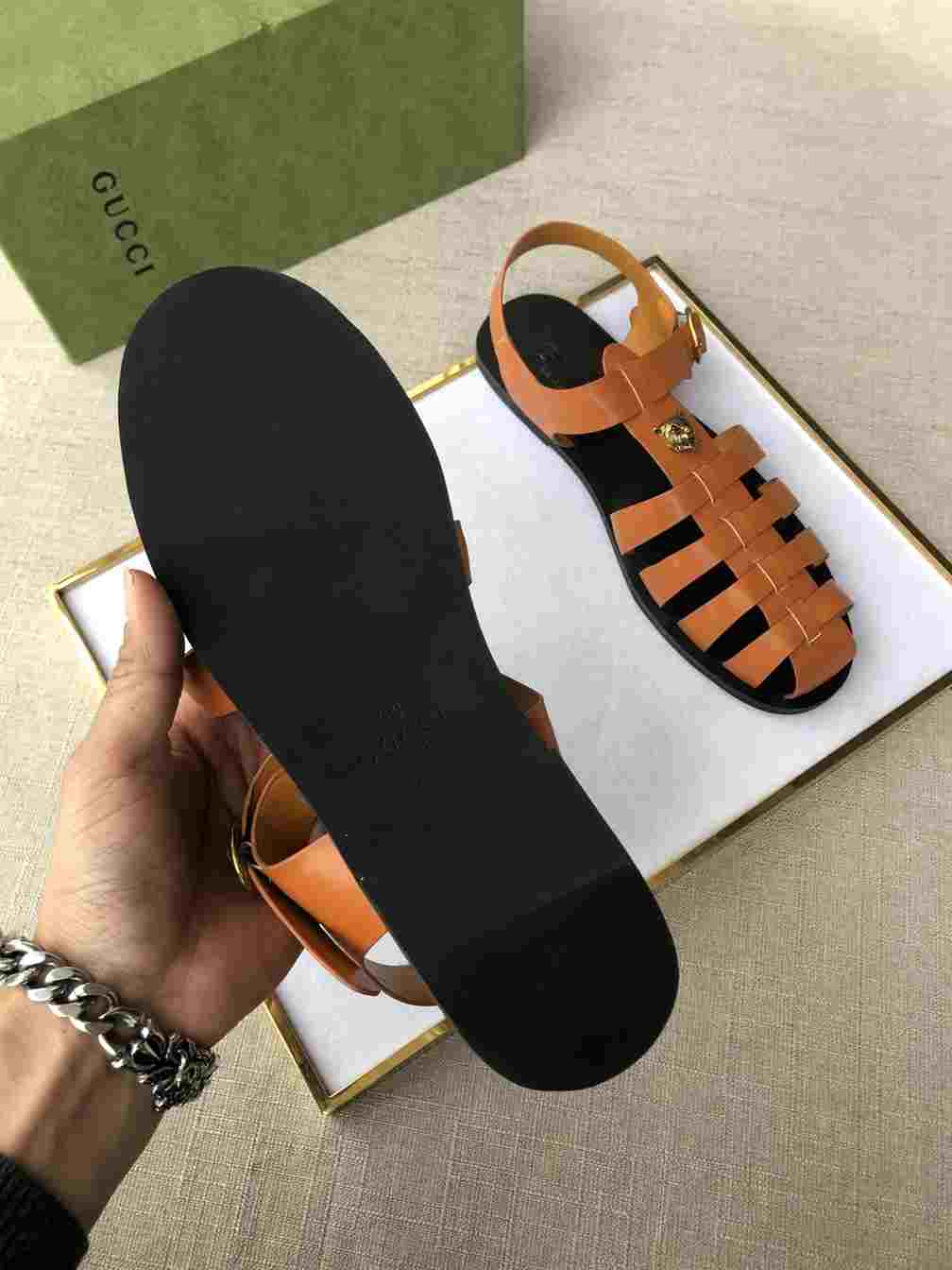 GUCCI SANDAL WITH DOUBLE G - SDG006