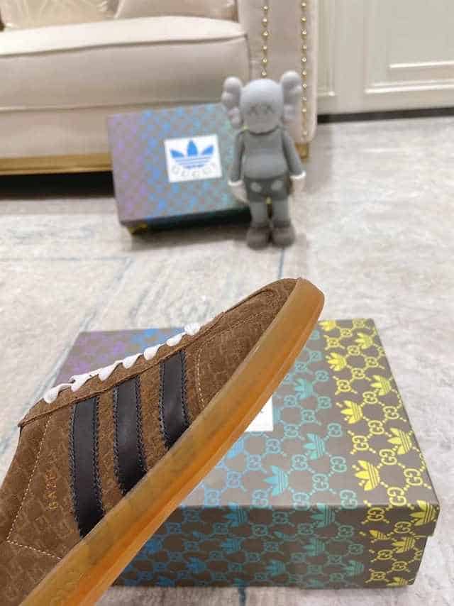 GUCCI GAZELLE SNEAKER - GC105