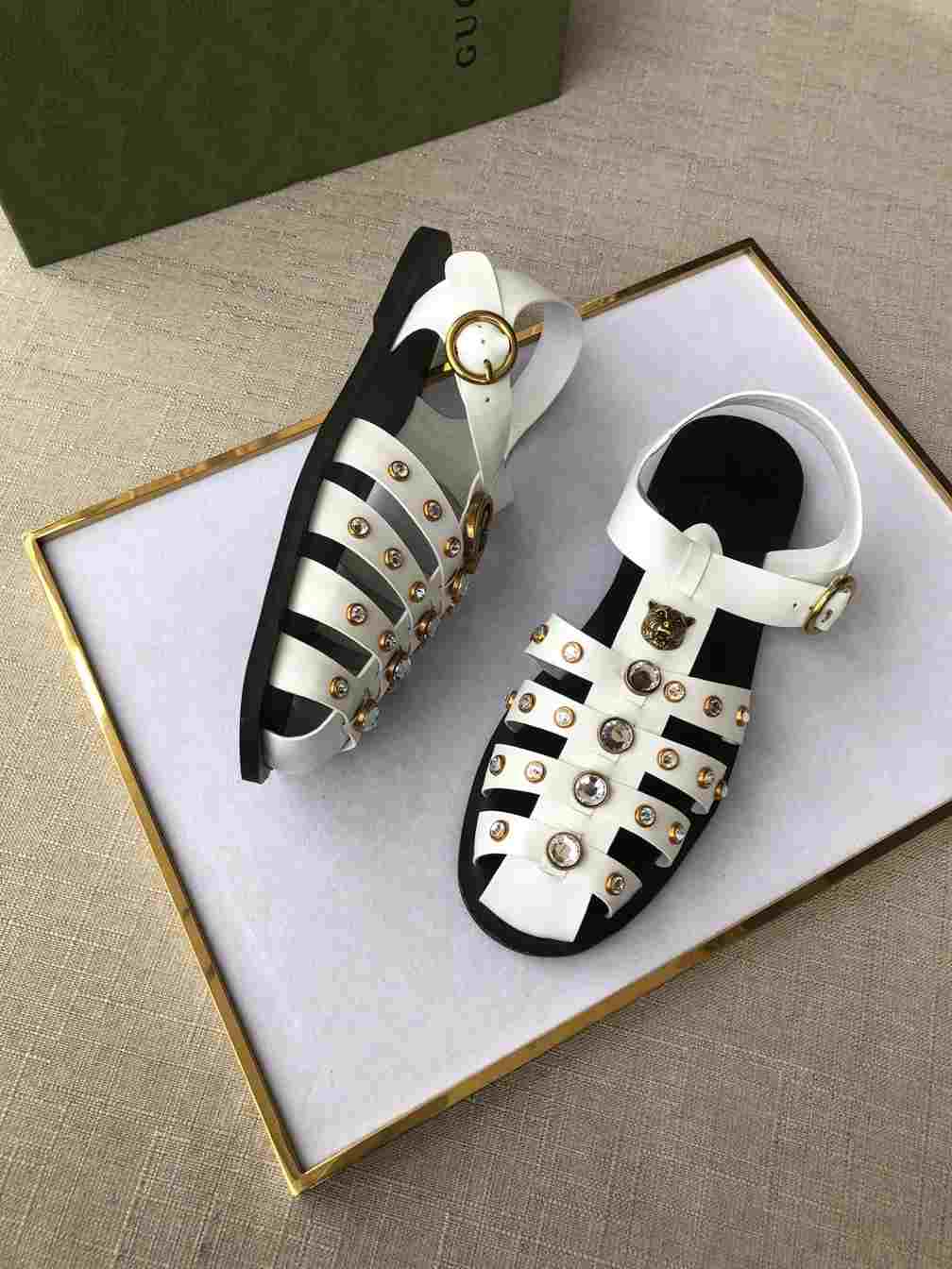 GUCCI SANDAL WITH DOUBLE G - SDG001