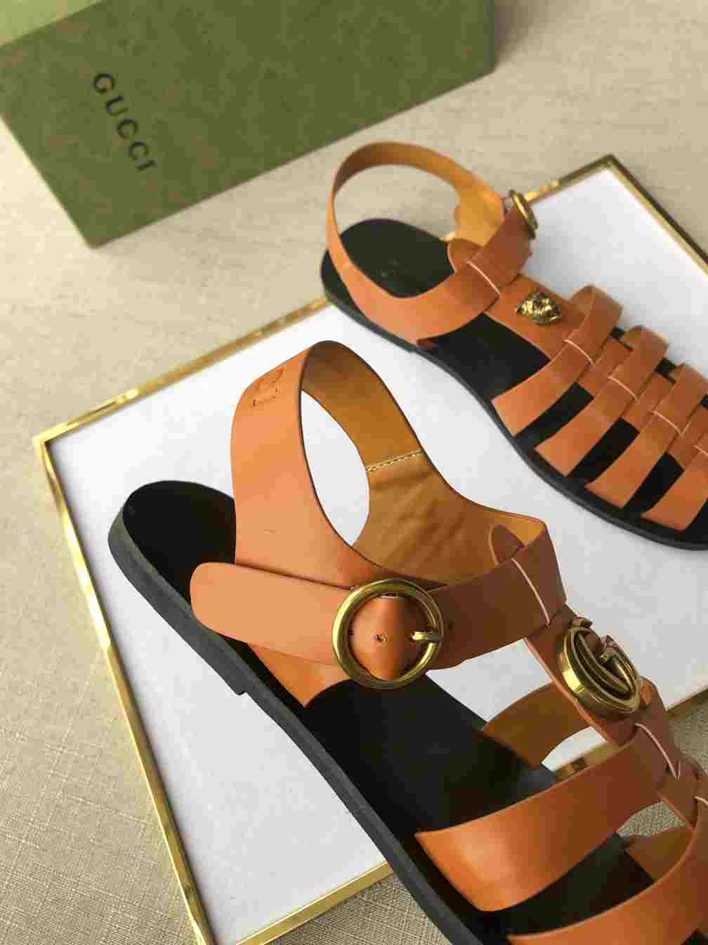 GUCCI SANDAL WITH DOUBLE G - SDG006