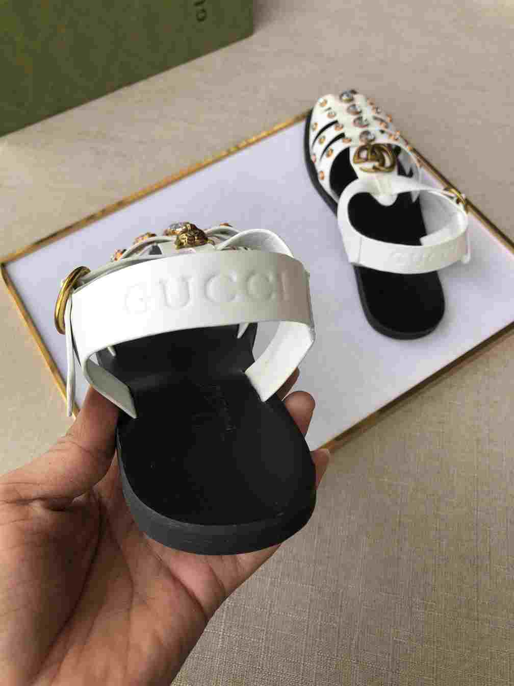 GUCCI SANDAL WITH DOUBLE G - SDG001