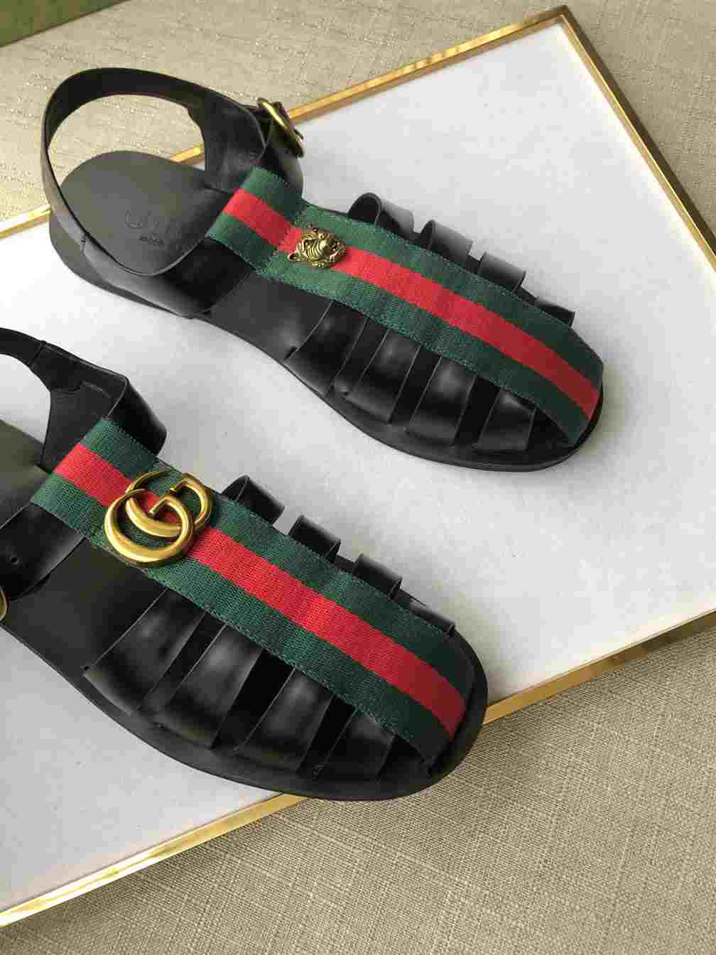GUCCI SANDAL WITH DOUBLE G - SDG010