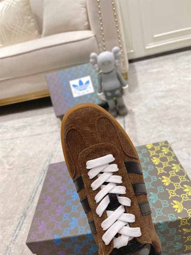 GUCCI GAZELLE SNEAKER - GC105