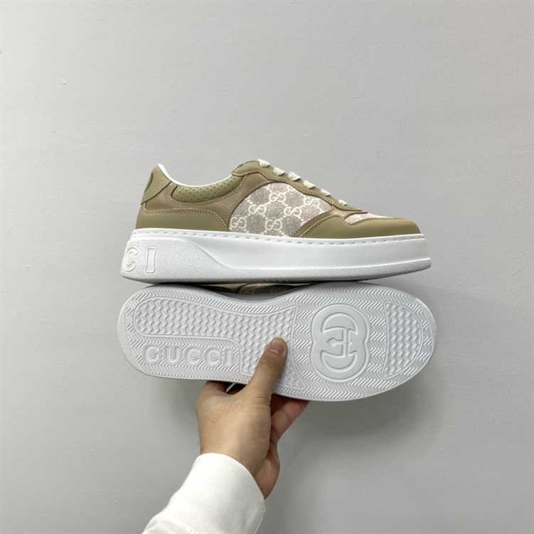 GUCCI MEN'S GG SNEAKER - GC102