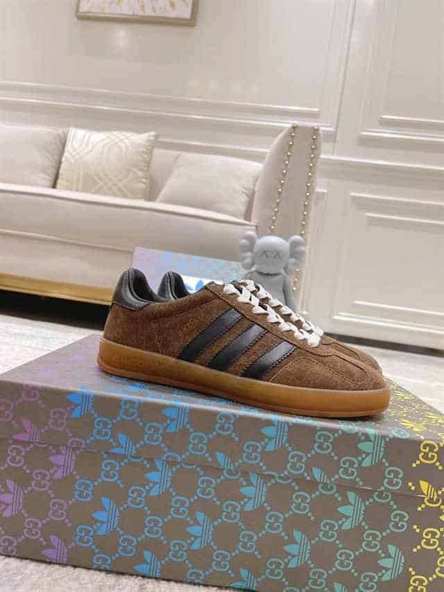 GUCCI GAZELLE SNEAKER - GC105