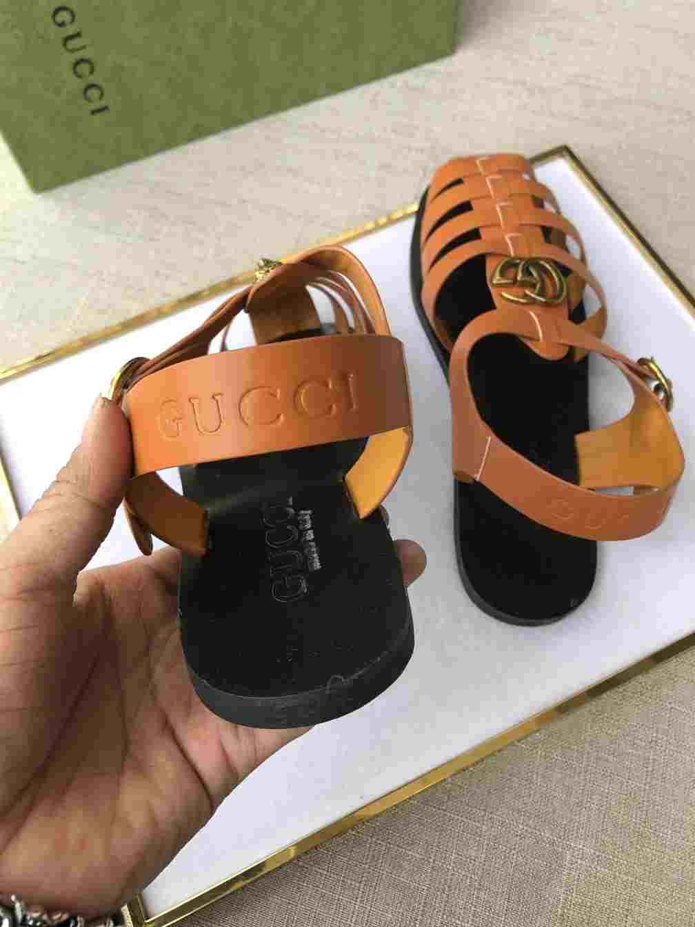 GUCCI SANDAL WITH DOUBLE G - SDG006