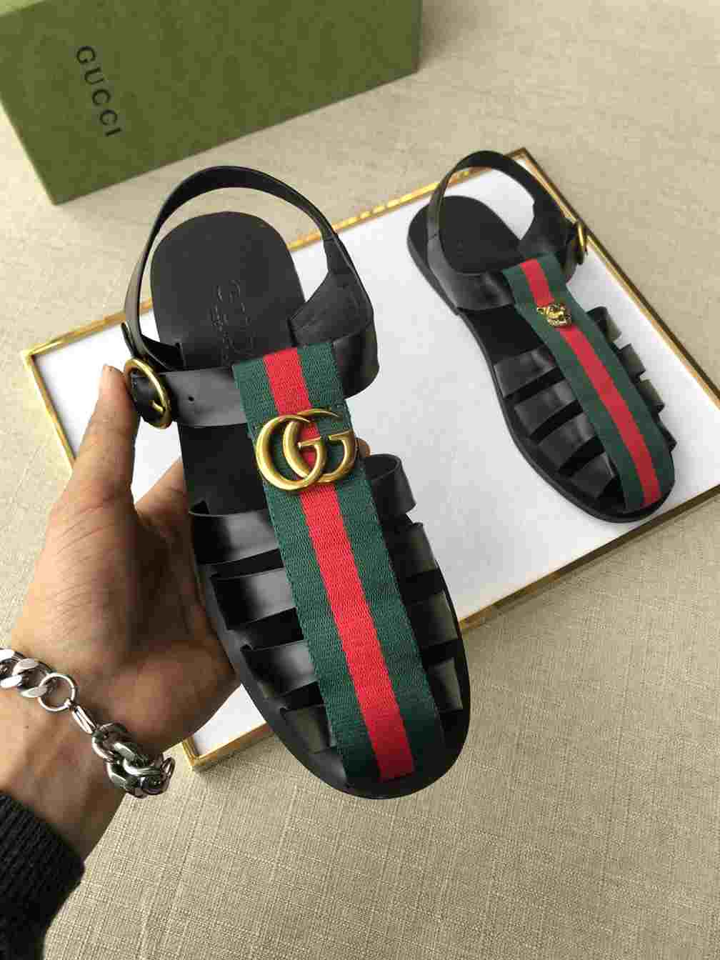 GUCCI SANDAL WITH DOUBLE G - SDG010