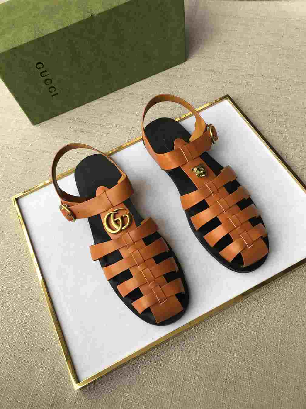 GUCCI SANDAL WITH DOUBLE G - SDG006