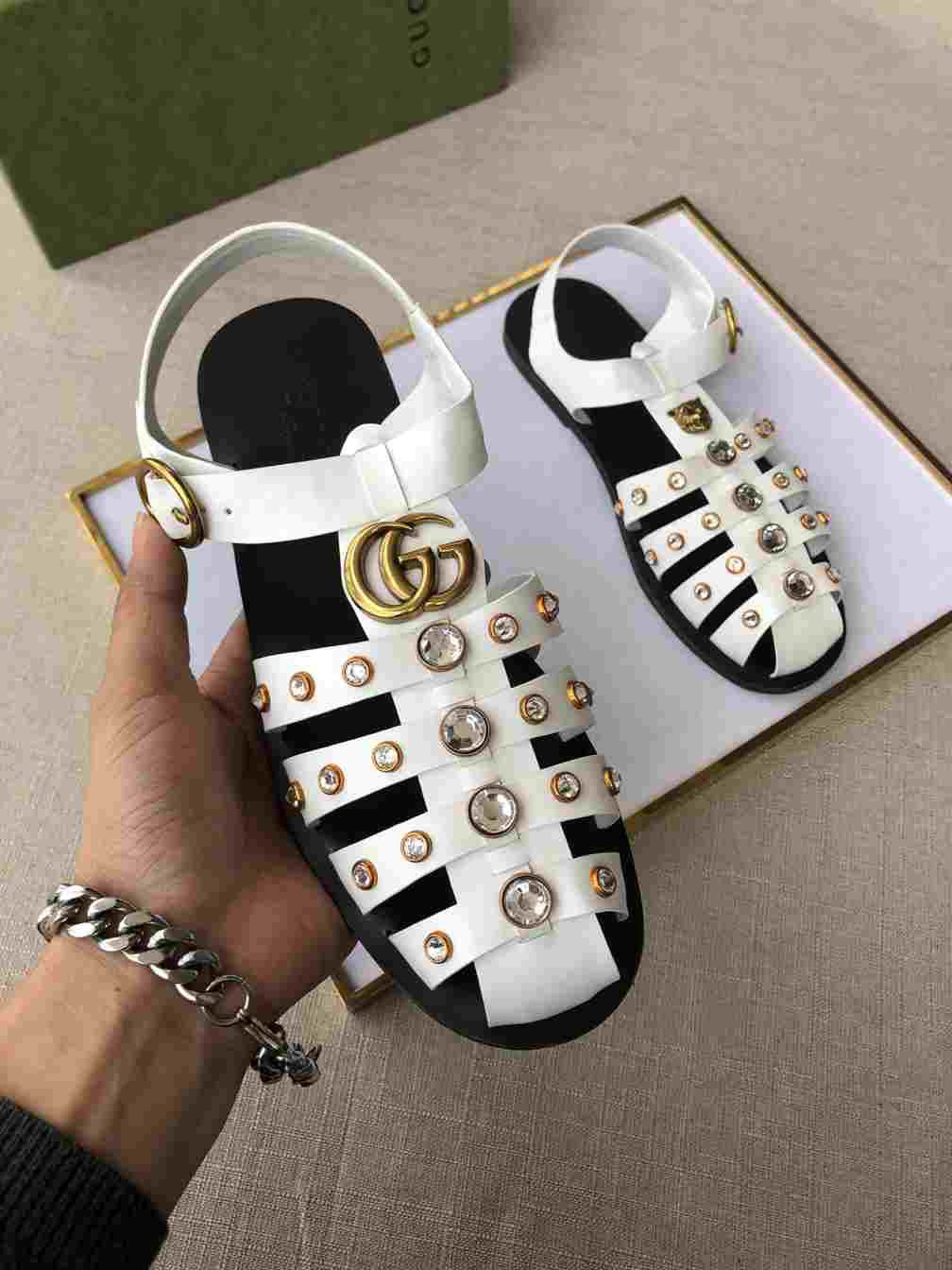 GUCCI SANDAL WITH DOUBLE G - SDG001