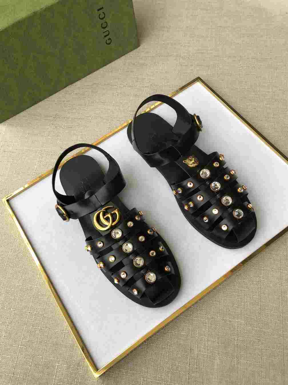 GUCCI SANDAL WITH DOUBLE G - SDG002