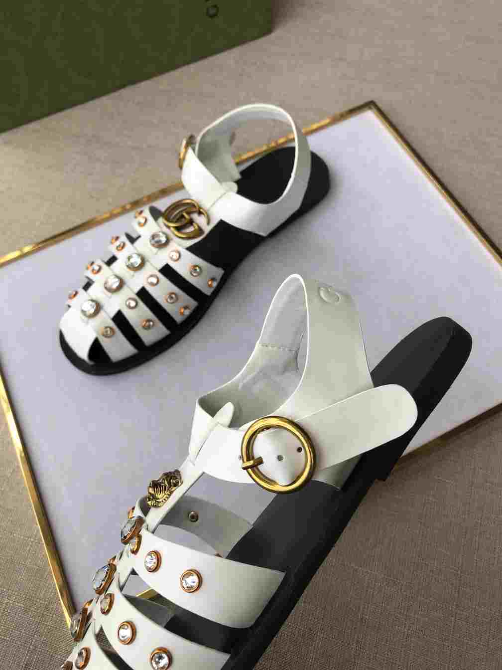 GUCCI SANDAL WITH DOUBLE G - SDG001
