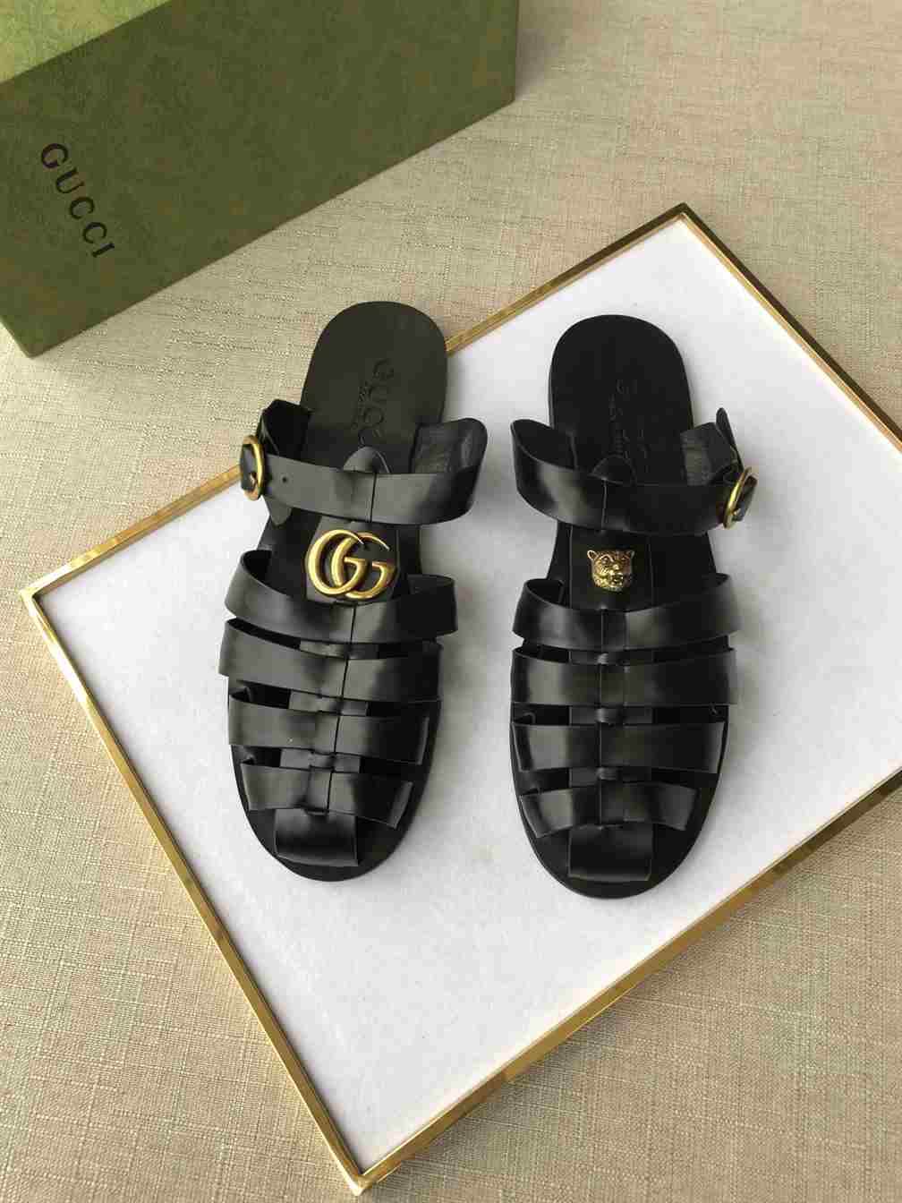 GUCCI SANDAL WITH DOUBLE G - SDG009