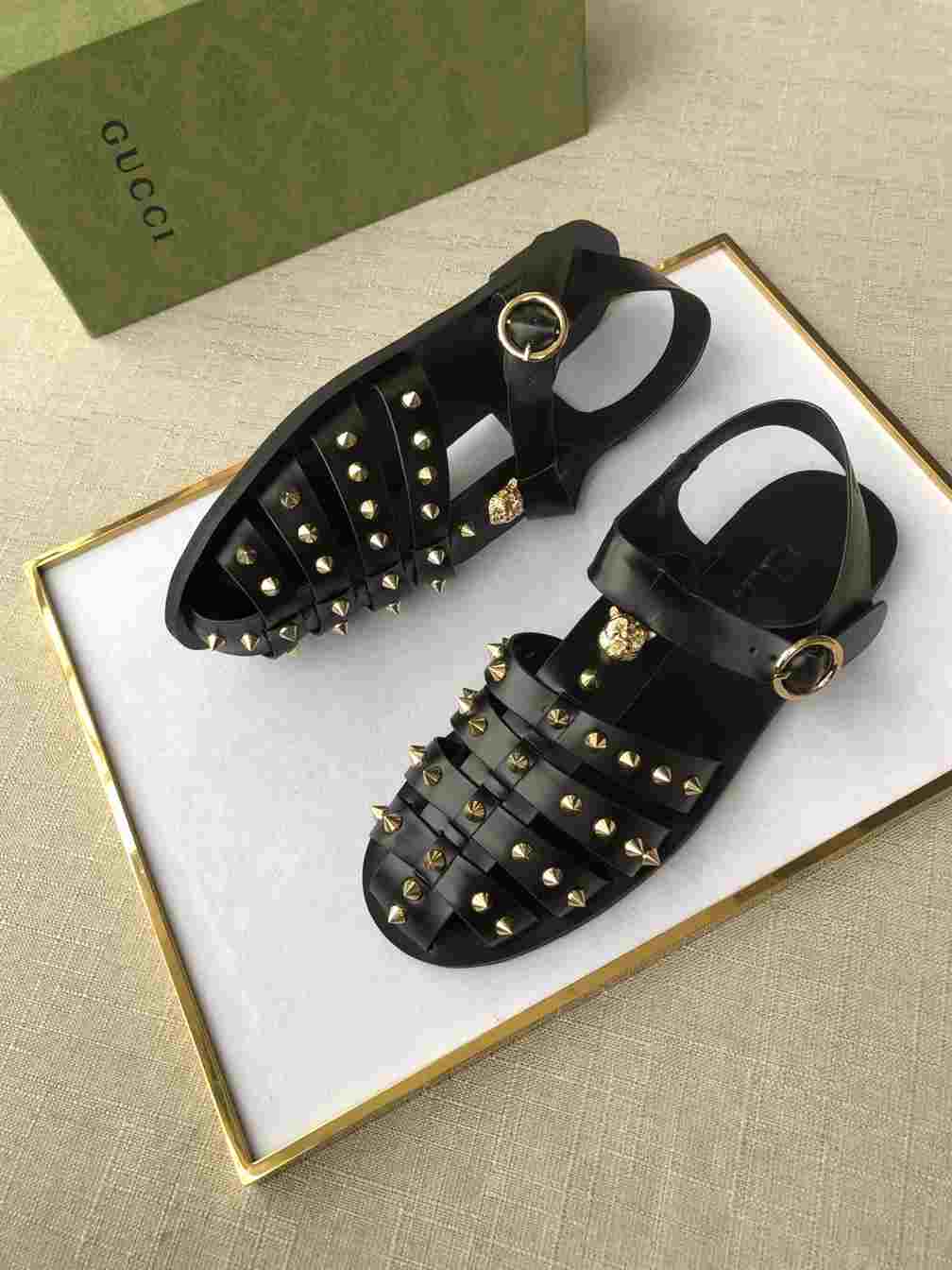 GUCCI SANDAL WITH DOUBLE G - SDG004