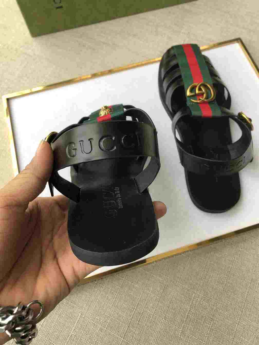GUCCI SANDAL WITH DOUBLE G - SDG010