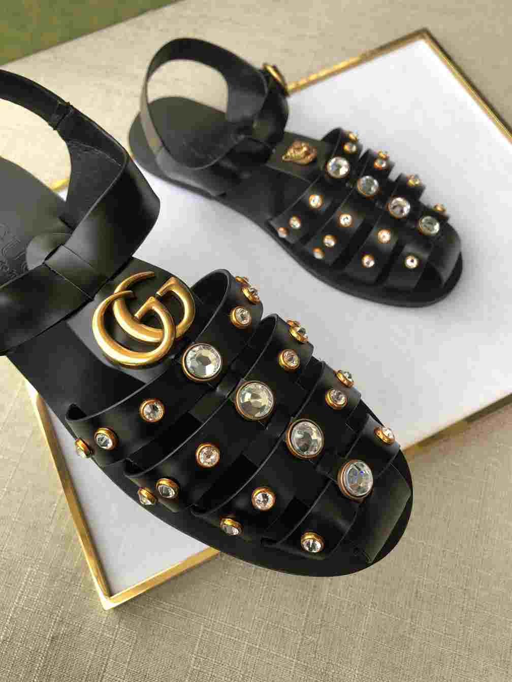 GUCCI SANDAL WITH DOUBLE G - SDG002