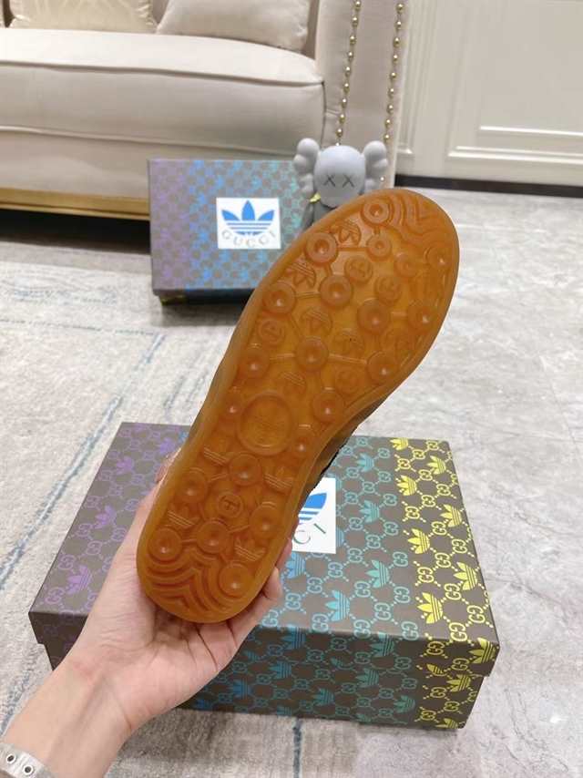 GUCCI GAZELLE SNEAKER - GC104