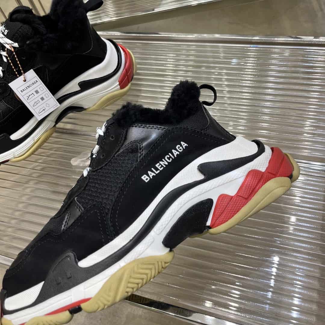 BALENCIAGA TRIPLE S SNEAKER - BB202