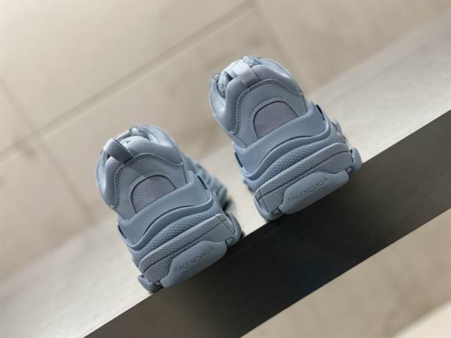 BALENCIAGA TRIPLE S SNEAKER  - BB175