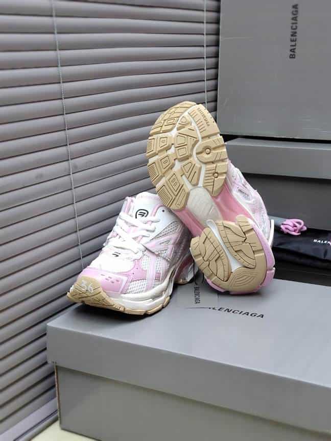 BALENCIAGA MEN'S RUNNER SNEAKER - BB177