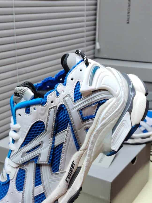 BALENCIAGA MEN'S RUNNER SNEAKER - BB176