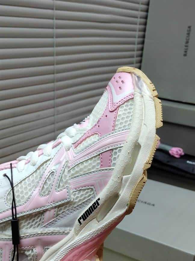 BALENCIAGA MEN'S RUNNER SNEAKER - BB177