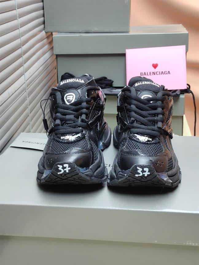 BALENCIAGA MEN'S RUNNER SNEAKER - BB178