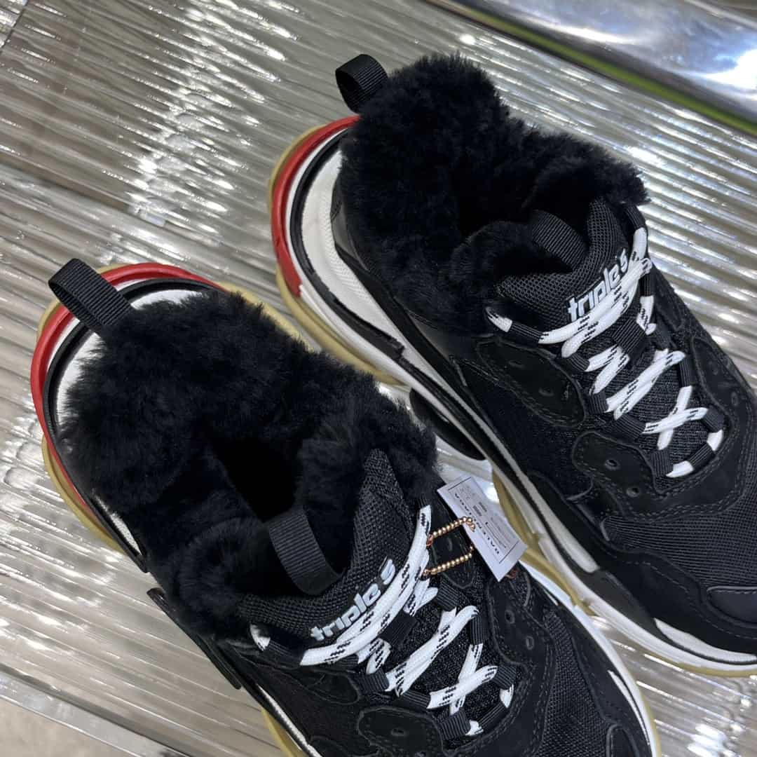 BALENCIAGA TRIPLE S SNEAKER - BB202