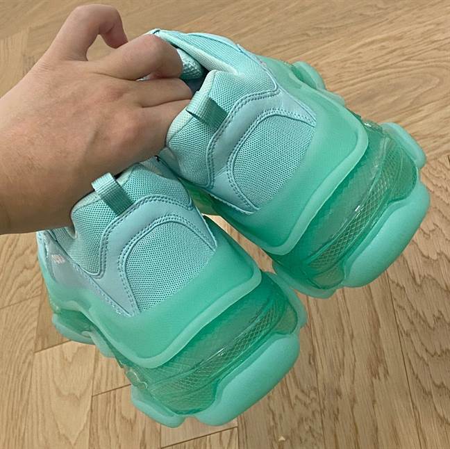 BALENCIAGA MEN'S TRIPLE S SNEAKER CLEAR SOLE - BB187