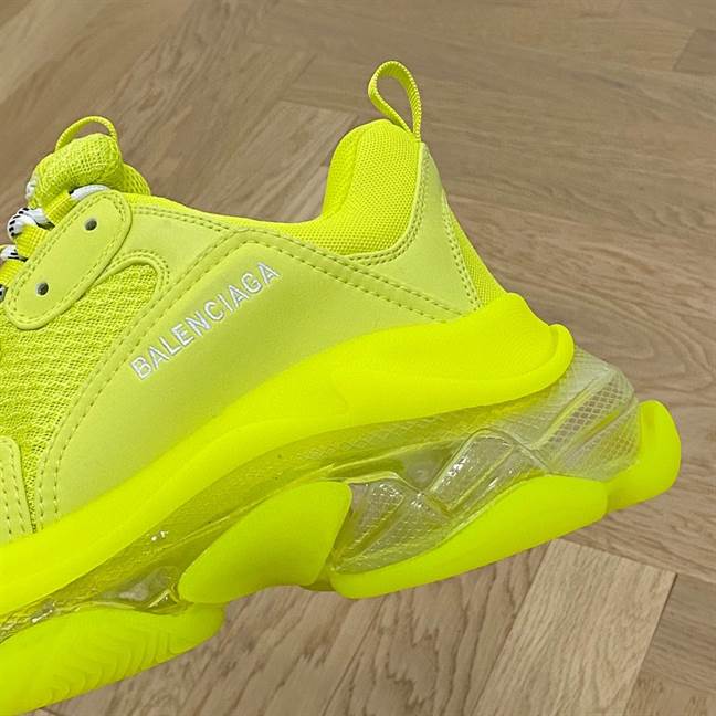 BALENCIAGA MEN'S TRIPLE S SNEAKER CLEAR SOLE - BB185