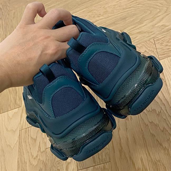 BALENCIAGA MEN'S TRIPLE S SNEAKER CLEAR SOLE - BB186