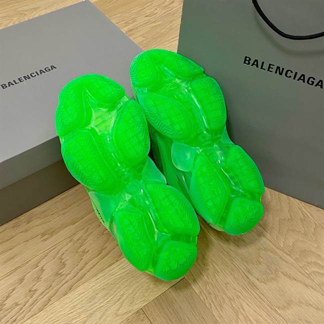 BALENCIAGA MEN'S TRIPLE S SNEAKER CLEAR SOLE - BB196