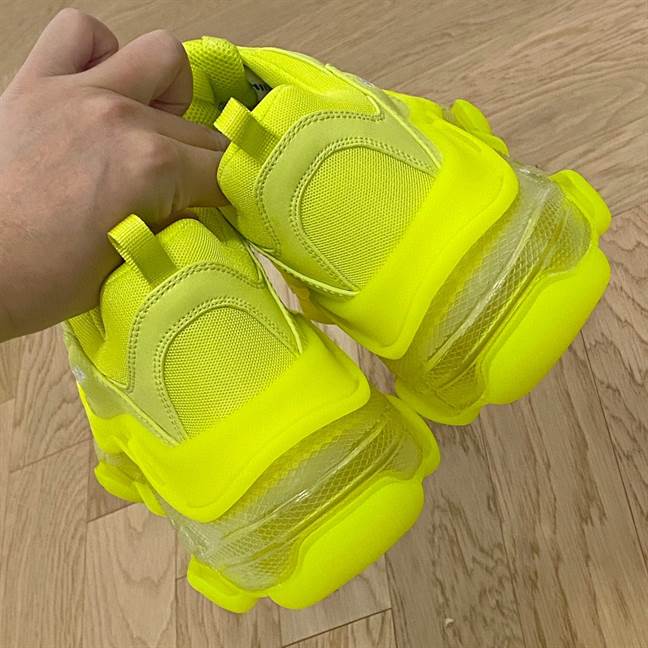 BALENCIAGA MEN'S TRIPLE S SNEAKER CLEAR SOLE - BB185