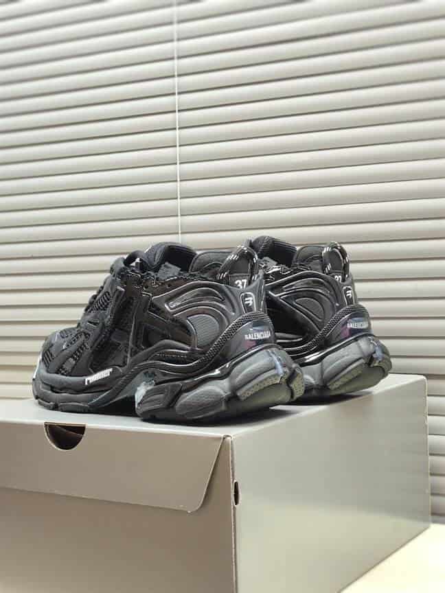 BALENCIAGA MEN'S RUNNER SNEAKER - BB178